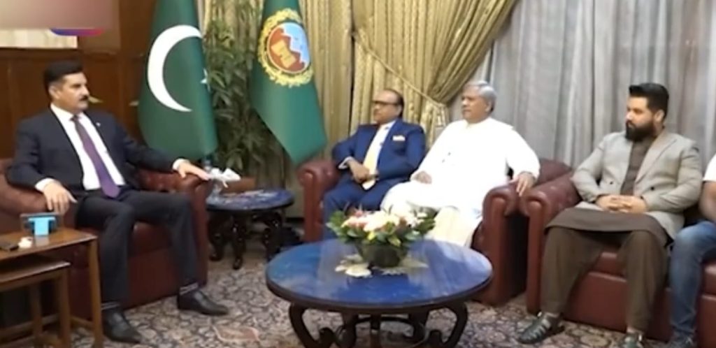 بشپ ہمفری سرفراز اور ڈپٹی سپیکر سندھ اسمبلی انتھونی نوید کی گورنر کے پی کے فیصل کریم کنڈی سے گورنر ہاؤس پشاور میں خصوصی ملاقات