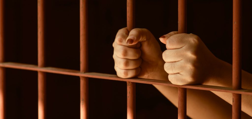 ایک مسیحی خاتون مسز جمیلہ جیکب کے شیمپو لینے پر توہینِ مذہب کا مقدمہ درج۔